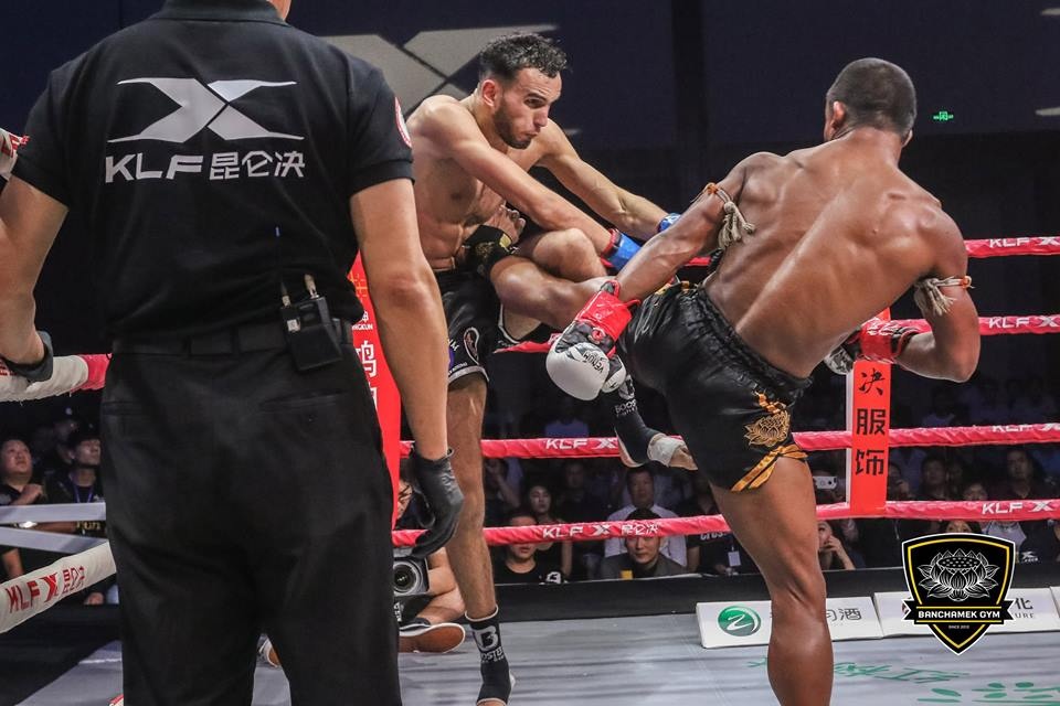 Buakaw dam bat tinh doi thu nguoi Ha Lan anh 2