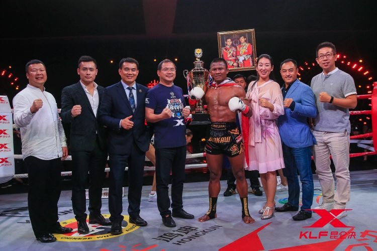 Buakaw dam bat tinh doi thu nguoi Ha Lan anh 10