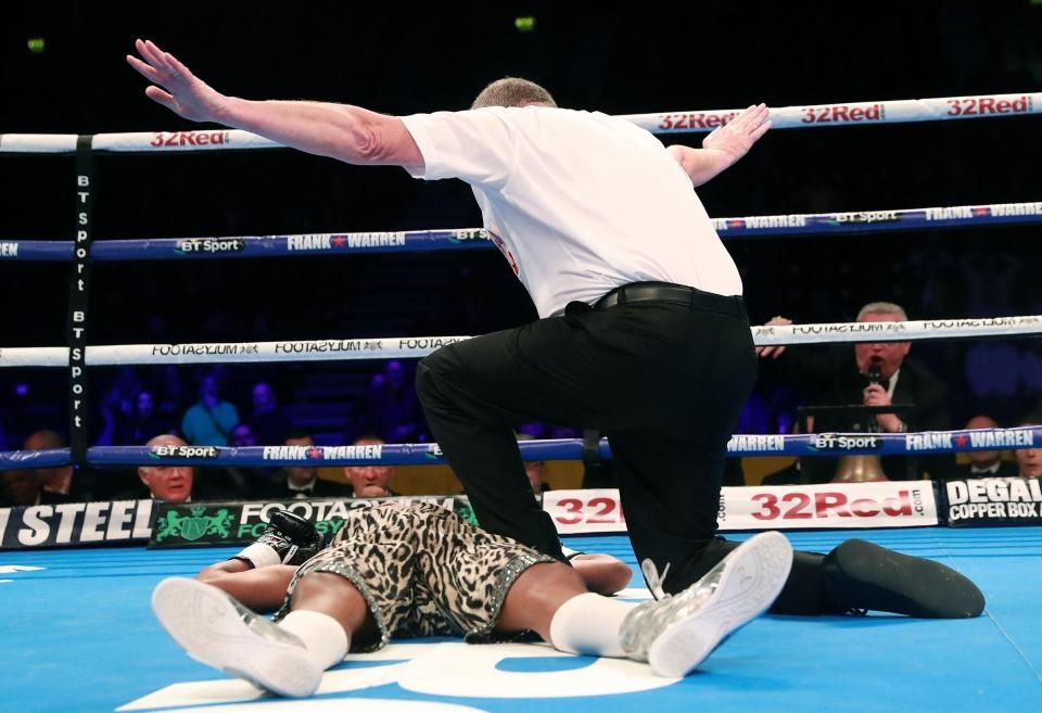 Zolani Tete tạo kỷ lục thế giới ảnh 2 Zolani Tete tao ky luc the gioi anh 2