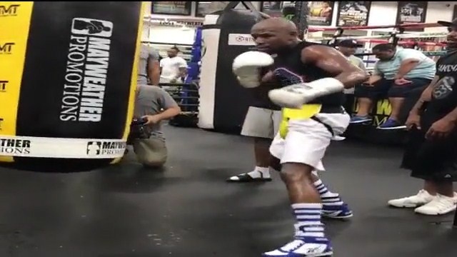Hinh anh trong buoi tap cua Floyd Mayweather hinh anh