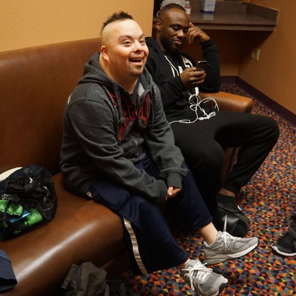 Vo si mac hoi chung Down khoa guc tay dam UFC anh 1