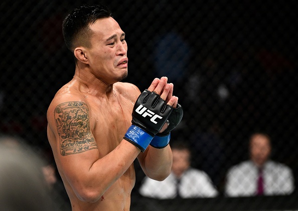 UFC FN 123: Vo si Andre Soukhamthath lam nen lich su cho MMA Lao hinh anh