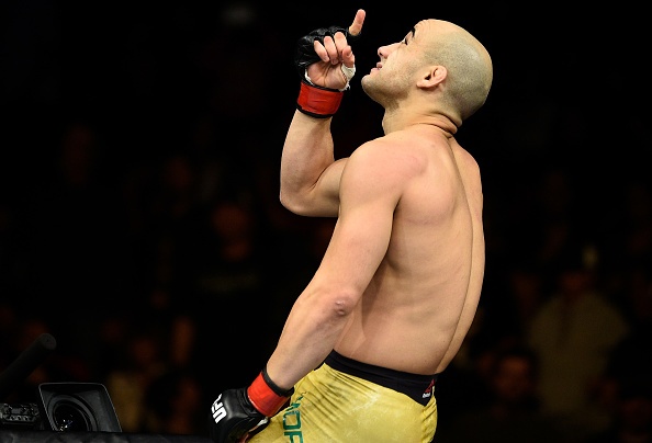 Võ sĩ UFC bật khóc sau khi chứng kiến đá gục đối thủ ảnh 4 Vo si UFC bat khoc sau khi chung kien da guc doi thu anh 4