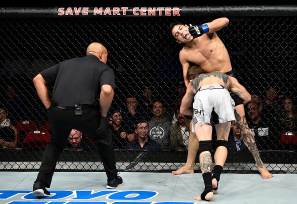 Vo si can doi thu va bi tru diem hinh anh