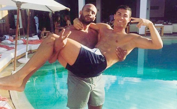 ‘Ban trai tin don’ cua Ronaldo man han tu, san sang tranh dai the gioi hinh anh