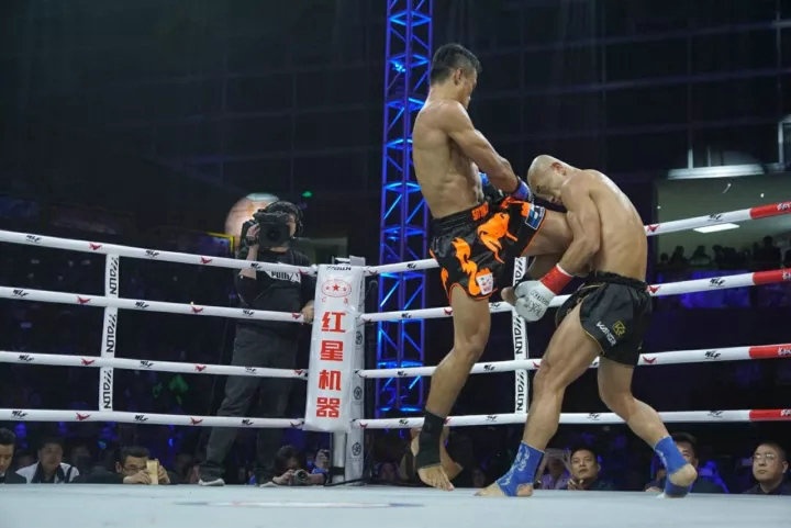 Giua on ao thi phi,  Nhat Long trong rau anh 8