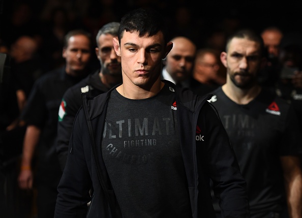 Vo si UFC thang bang combo don goi anh 2