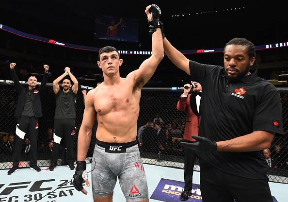 Vo si UFC thang bang combo don goi anh 9