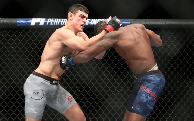 Vo si UFC thang bang combo don goi anh 5