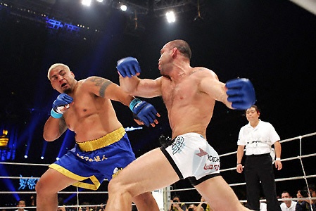 Don 'lay thit de nguoi' hai huoc cua vo si Mark Hunt hinh anh