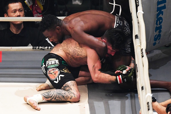 Vo si thua do va vao day dai vo dai hinh anh