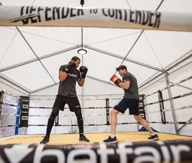 Ferdinand tập luyện đặc biệt,  sẵn sàng thượng đài quyền anh ảnh 1 Ferdinand tap luyen dac biet,  san sang thuong dai quyen anh anh 1