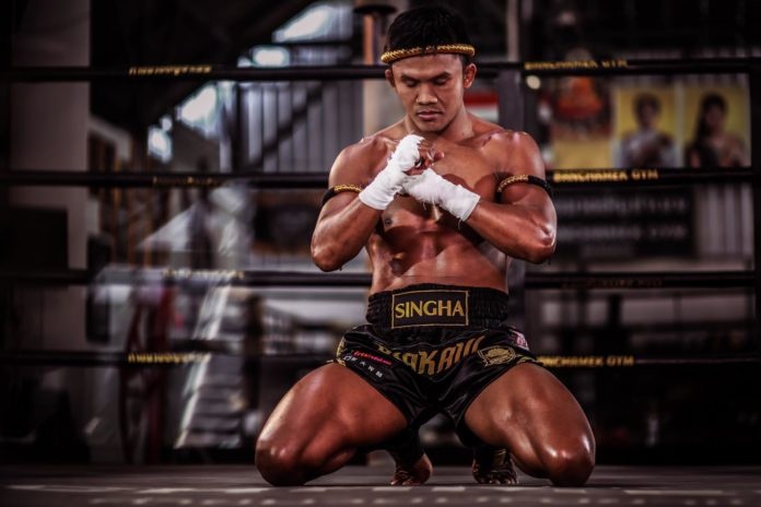 'Thanh Muay Thai' Buakaw sap dai chien voi ban cua Chan Tu Dan hinh anh