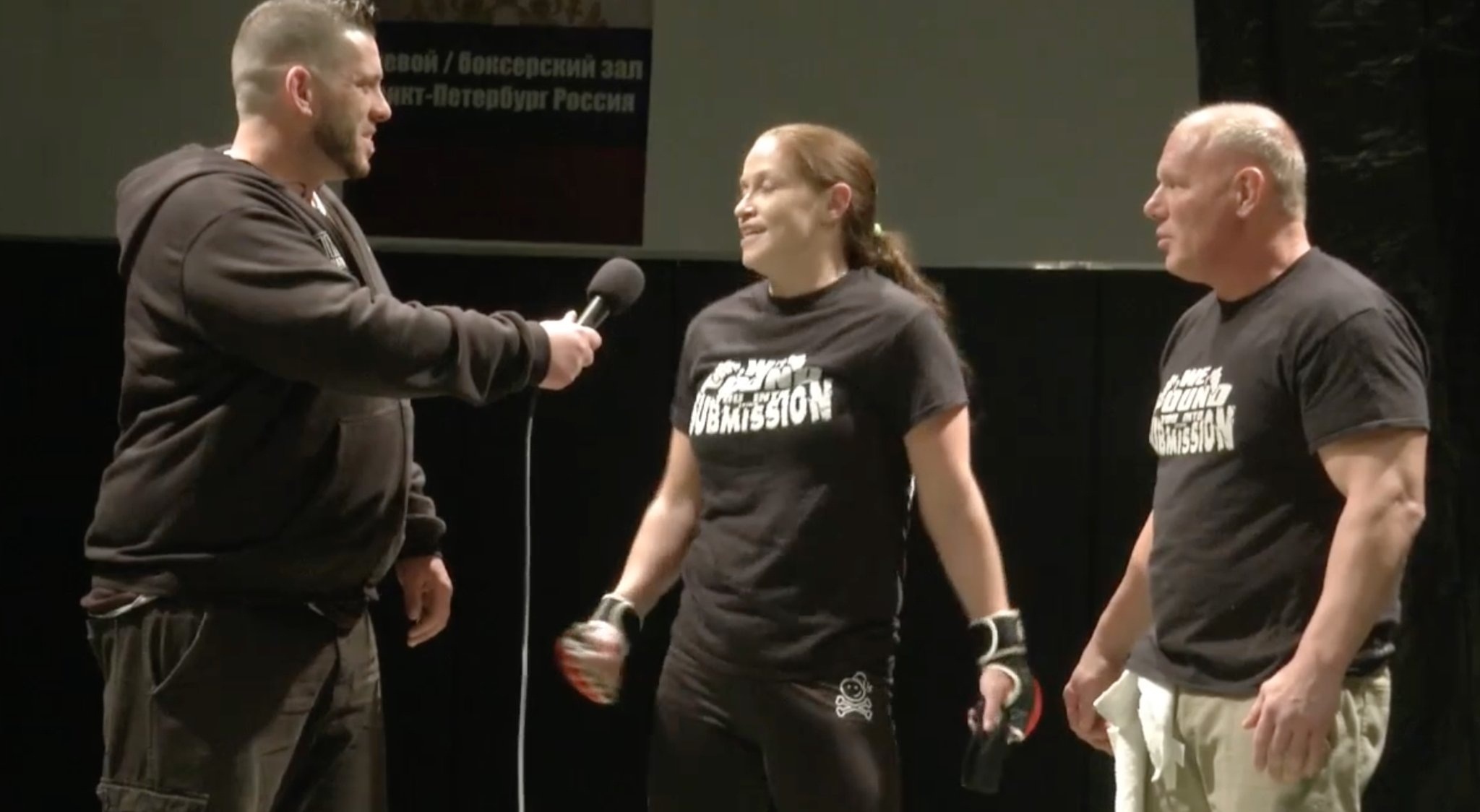 Knock-out nam vo si,  ba me hai con gianh phan thuong 1 trieu USD anh 4