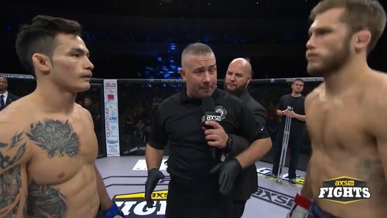 Vo si MMA Thanh Le gianh dai vo dich hang long the gioi hinh anh