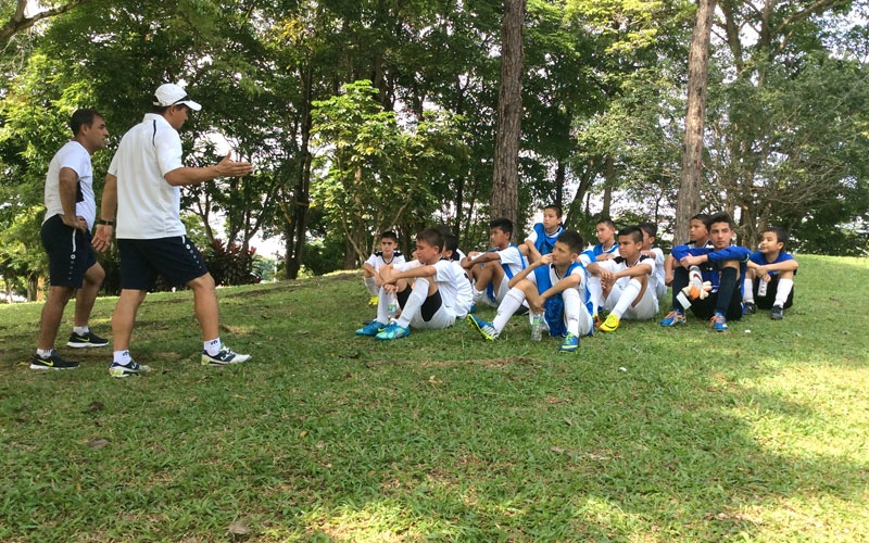 Giai ma cong tac dao tao tre cua doi bong giau co cua Uzbekistan anh 6