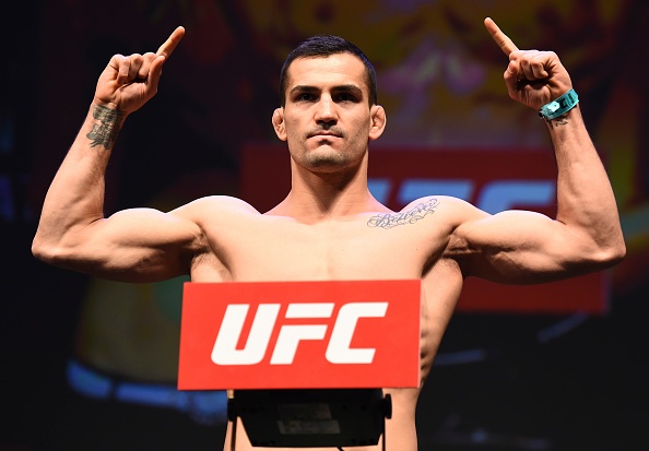 UFC 27: Võ sĩ hạ gục đối thủ bằng cú đấm vào gan ảnh 2 UFC 27: Vo si ha guc doi thu bang cu dam vao gan anh 2