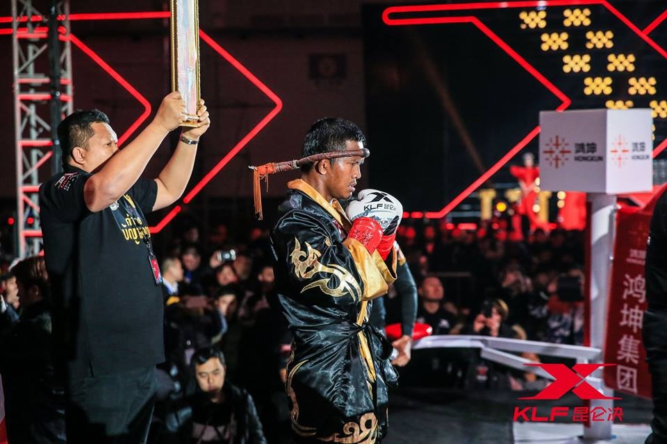 Thanh Muay Thai Buakaw thang tran anh 2