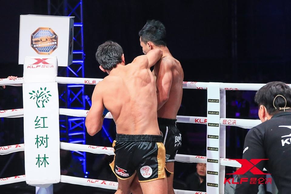 Kickboxer số 2 thế giới thua sốc sau 29 giây ảnh 1 Kickboxer so 2 the gioi thua soc sau 29 giay anh 1