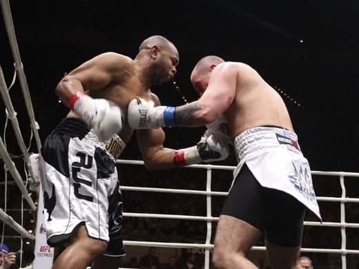 Vo si quyen anh thang o tuoi 49 anh 2