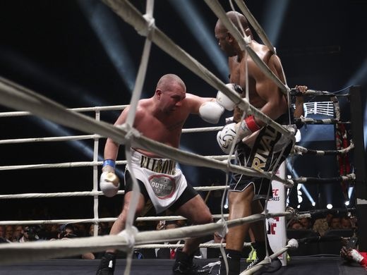 Vo si quyen anh thang o tuoi 49 anh 5