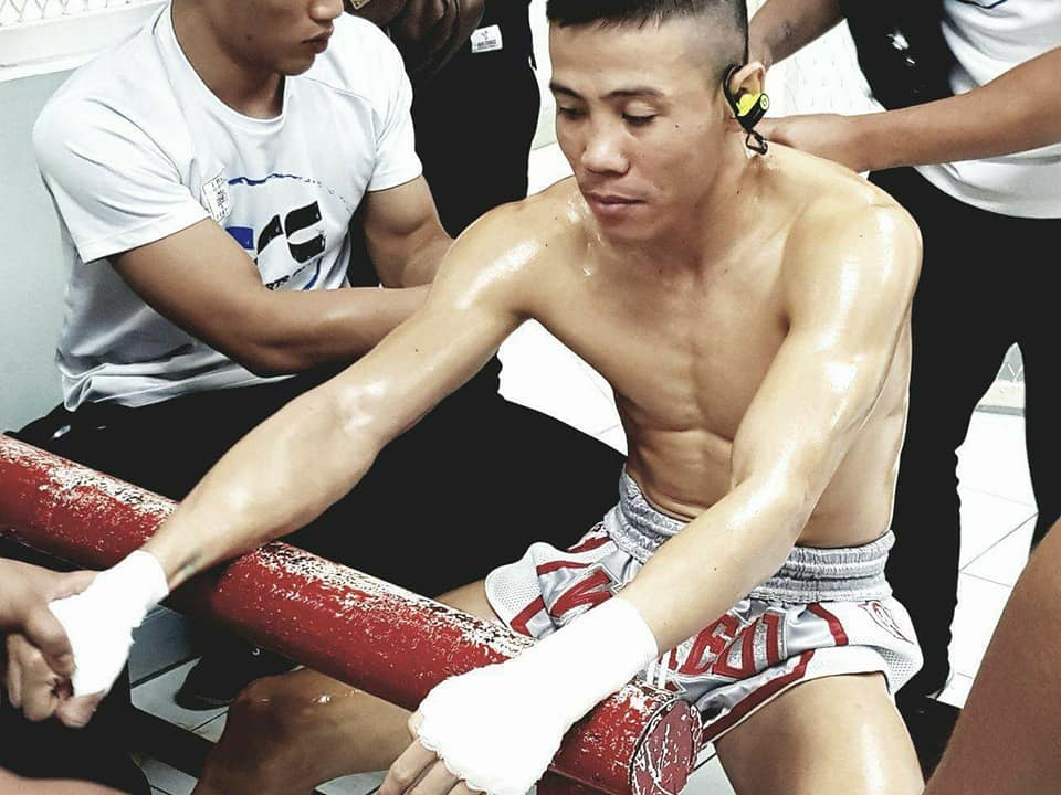 Vo si Nguyen Ke Nhon truoc tran tranh dai hinh anh