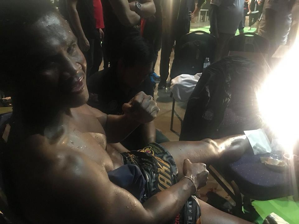 “Thanh Muay Thai” Buakaw thua soc,  lo dai vo dich the gioi anh 3