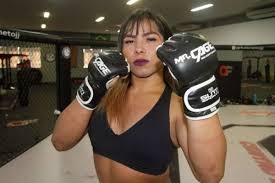 Nu vo si chuyen gioi gianh chien thang lich su truoc tay dam nam hinh anh