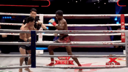 Tay dam Trung Quoc thua dau truoc vo si Muay, mat danh hieu vo dich hinh anh