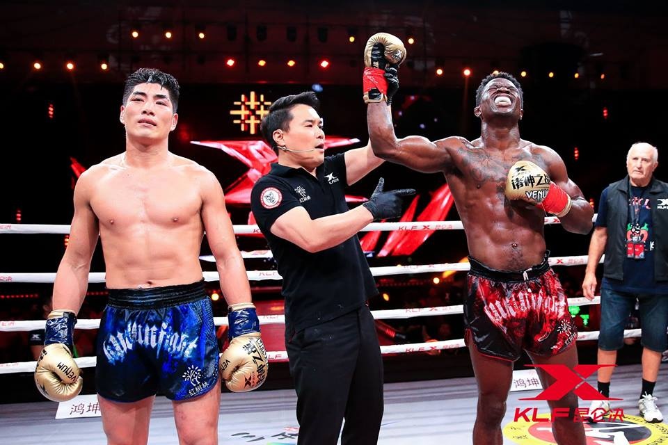 Tay dam Trung Quoc thua dau truoc vo si Muay,  mat anh 8