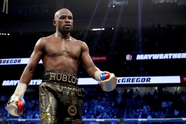 Floyd Mayweather thoat chet sau vu am sat bang sung hinh anh