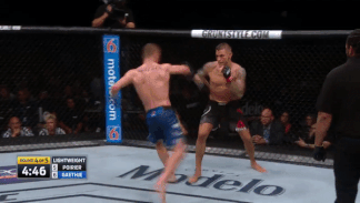 UFC: Cuu vo dich the gioi bi danh bai trong 'tran dau hay nhat nam' hinh anh