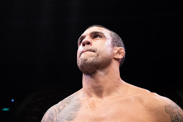 Huyen thoai UFC giai nghe sau khi an anh 9