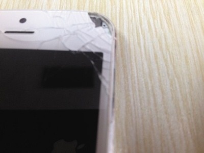 iPhone 5 phat no, lam hong mat nguoi dung Trung Quoc hinh anh