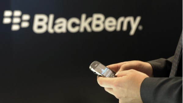 BlackBerry dang xem xet viec ban minh hinh anh