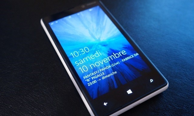 Lo dien Nokia Lumia 825 voi man hinh 5,2 inch hinh anh