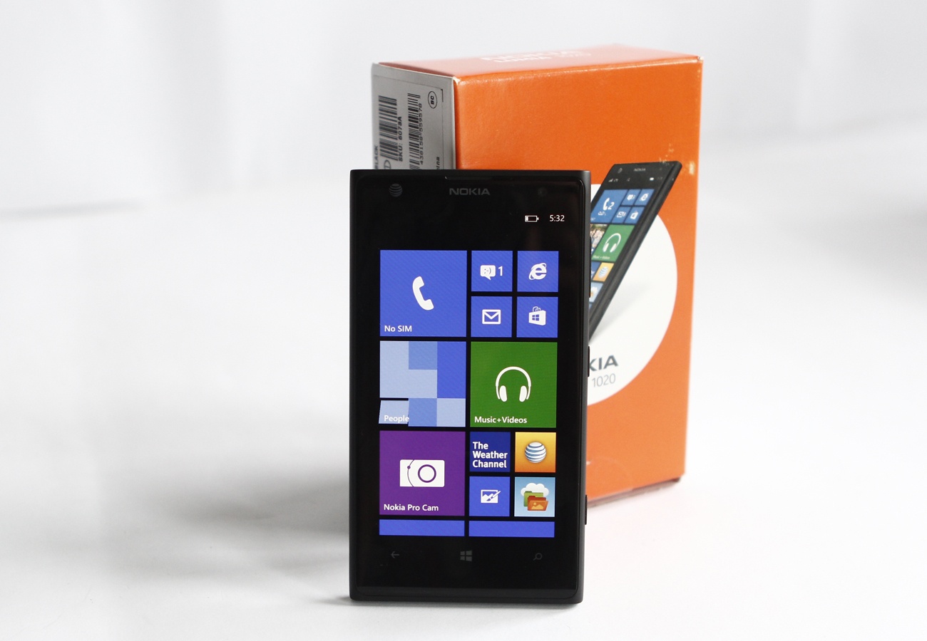 Dien thoai chup hinh 41 cham Lumia 1020 ve Viet Nam hinh anh