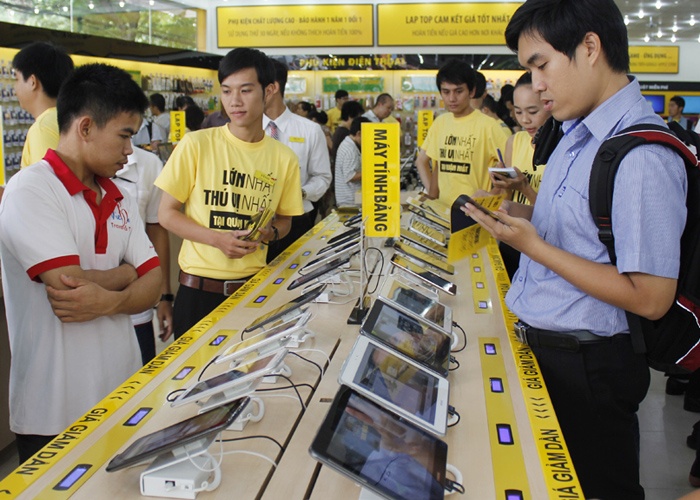 Laptop, di dong vao mua hot bac hinh anh