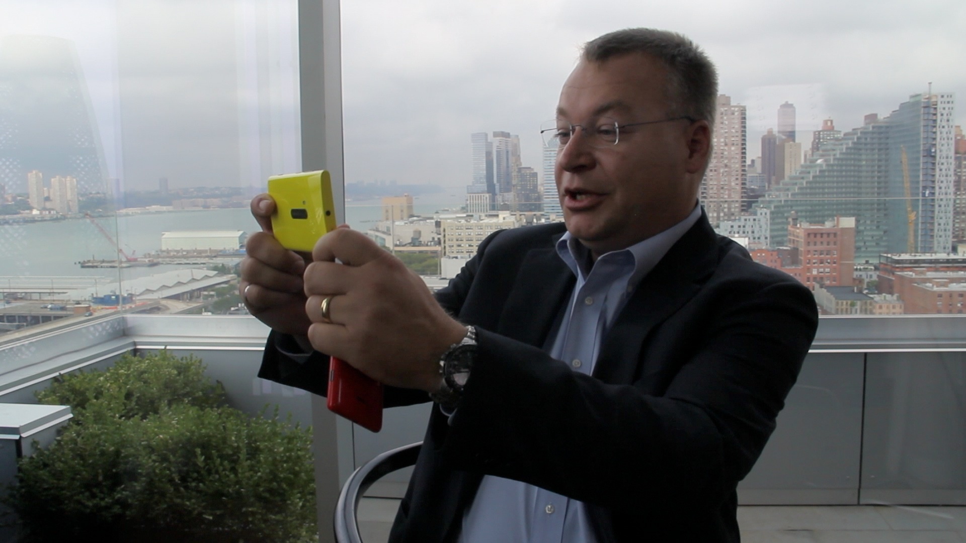 Stephen Elop khong con la CEO cua Nokia hinh anh