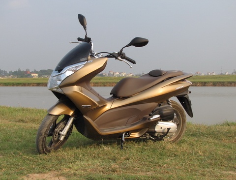 Honda PCX co thiet ke mat can doi? hinh anh