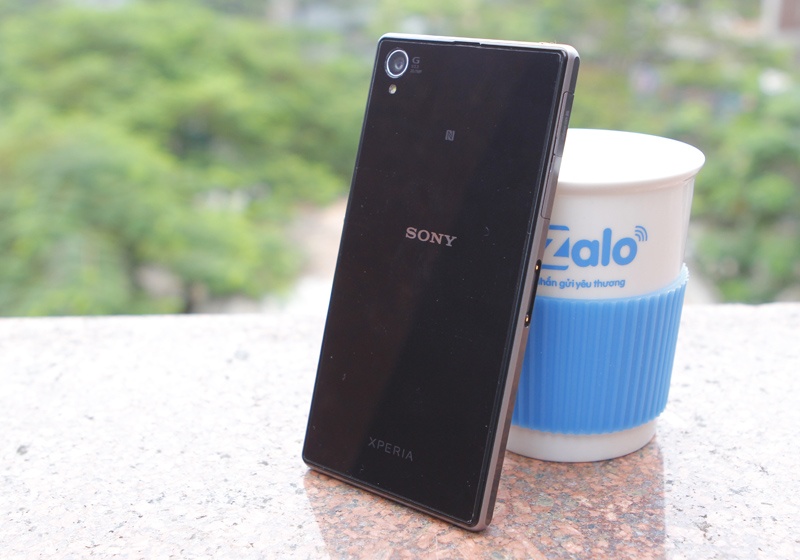 Danh gia Sony Xperia Z1: Dinh cao ve thiet ke hinh anh