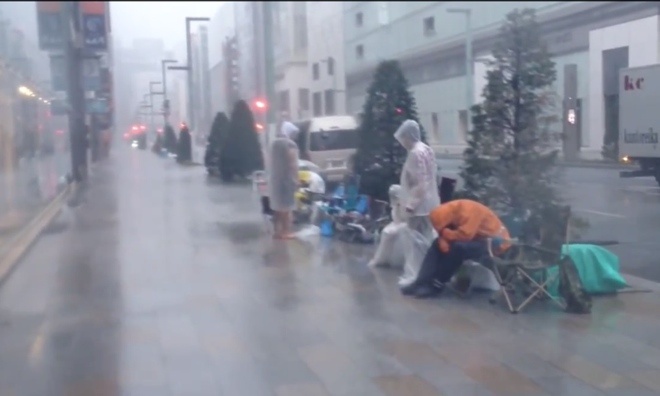 Xep hang trong mua bao cho iPhone moi hinh anh