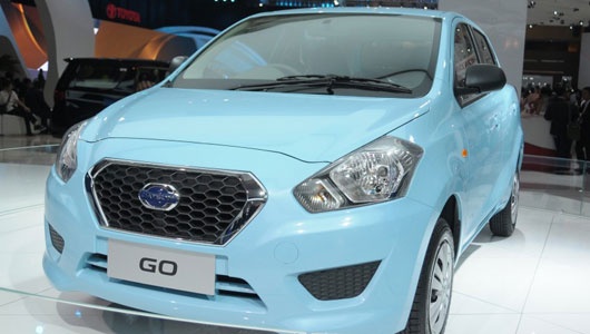 Bo doi xe Nissan re ngang Honda SH nhap hinh anh