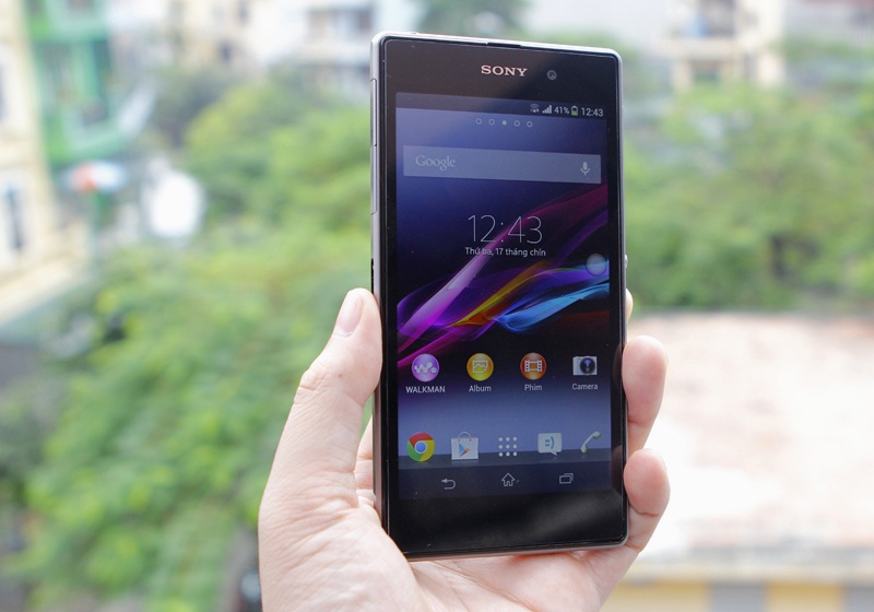 Xperia Z1 chinh hang gia 17 trieu dong hinh anh