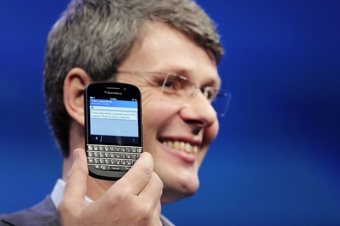 CEO BlackBerry va cai bat tay tri gia 55 trieu USD hinh anh
