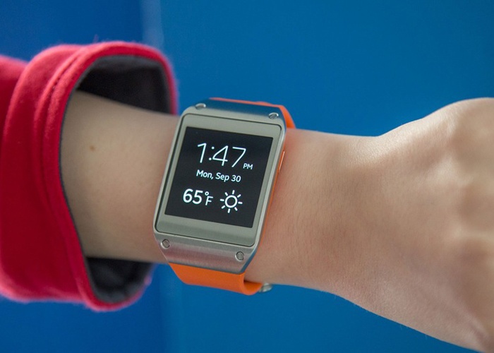 Cuoc xam chiem cua dong ho, kinh thong minh hinh anh