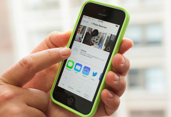 iPhone 5C co thanh ‘bom xit’ tai Viet Nam? hinh anh