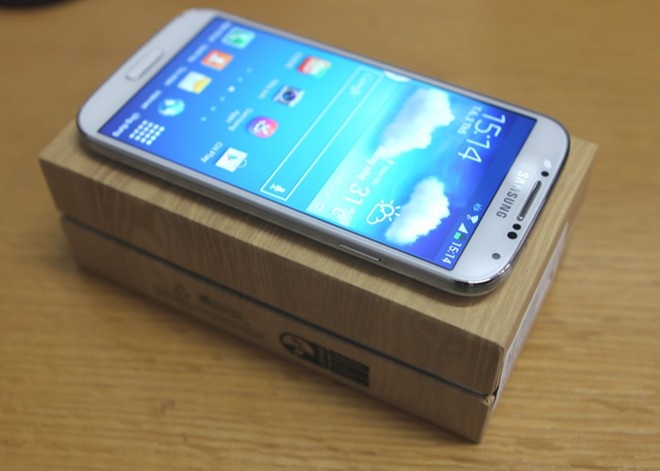 Loat smartphone giam gia manh trong thang 10 hinh anh