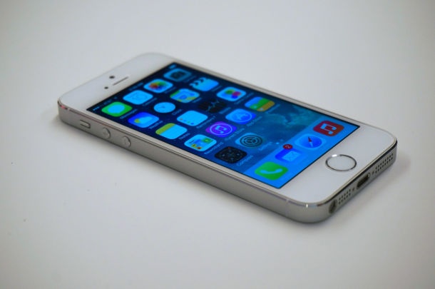 iPhone 5S lan at cac smartphone bom tan moi ve Viet Nam hinh anh
