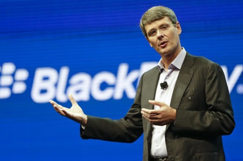 BlackBerry huy ke hoach ‘ban minh’, sa thai CEO hinh anh